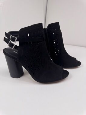 Madden Girl Black Laser-Cut Peep-Toe Block Heel Sandals